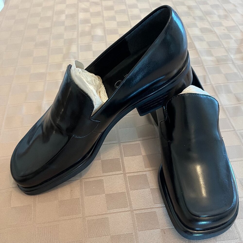 Franco Sarto Bocca Black Loafer - size 6